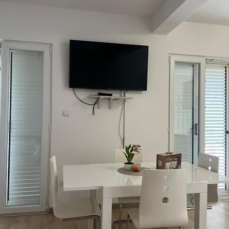 Apartman Iskra Apartment Bijela Exterior photo