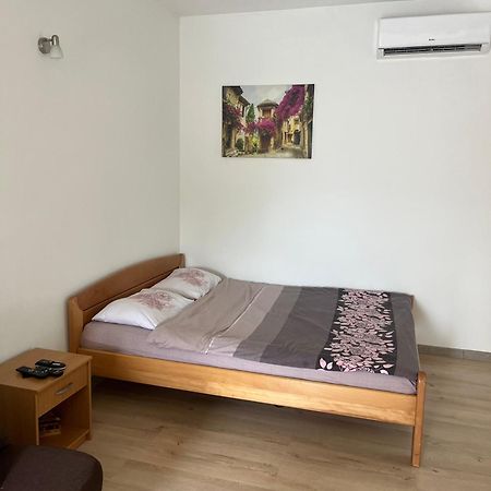 Apartman Iskra Apartment Bijela Exterior photo