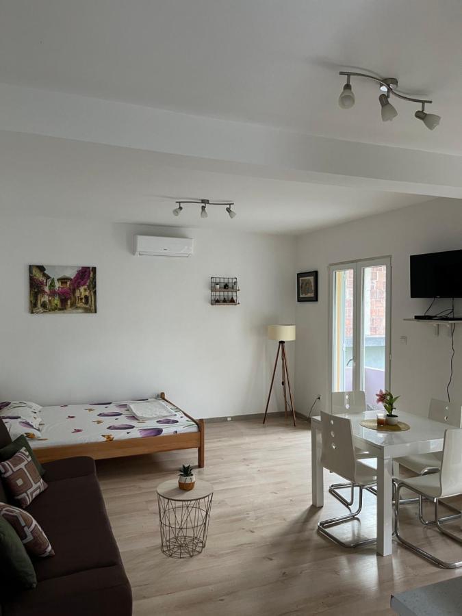 Apartman Iskra Apartment Bijela Exterior photo