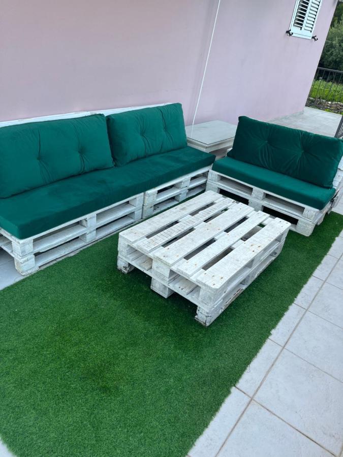 Apartman Iskra Apartment Bijela Exterior photo