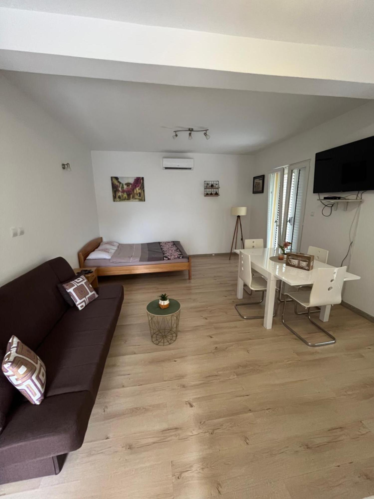 Apartman Iskra Apartment Bijela Exterior photo